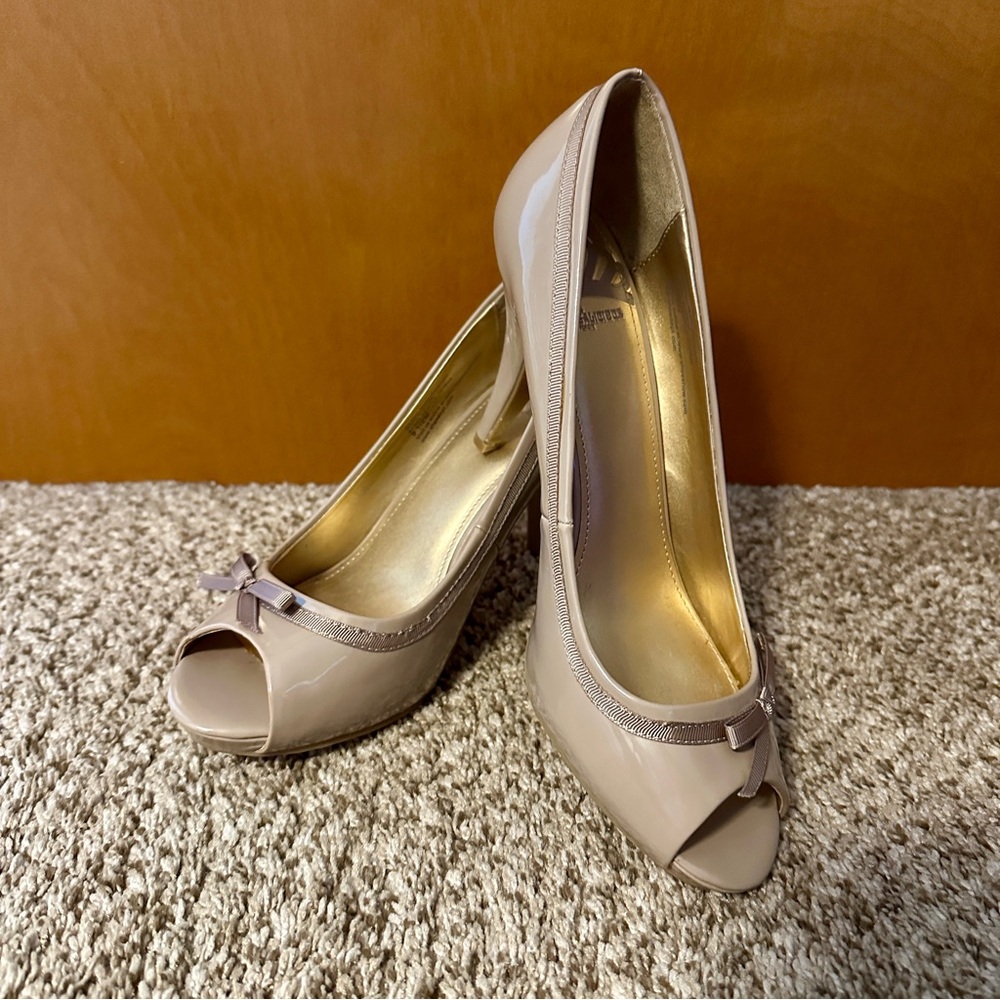 Fergalicious Women’s Nude Pumps Size 9.5